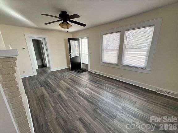 5th image of 615 Arlington Ave