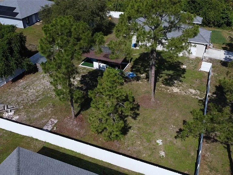 750 Cane St E — Photo 16