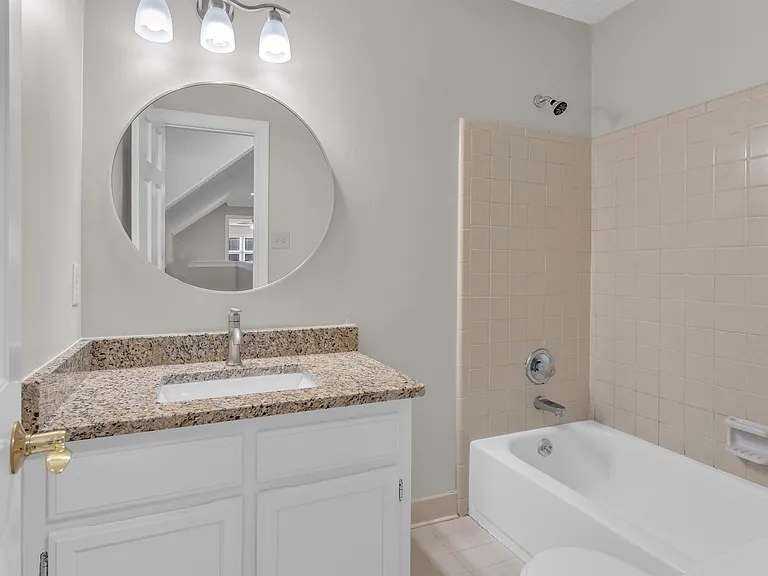 636 Fox Chase Cv N — Photo 27