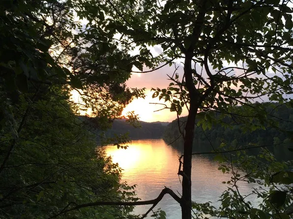 14 Star Trek Dr #1, Bronston, KY 42518