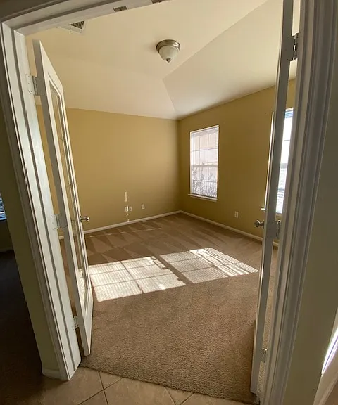 607 Constellation Dr — Photo 5
