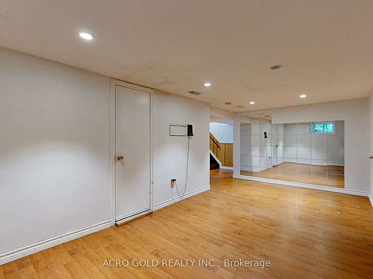 125 Leighland Ave — Photo 31