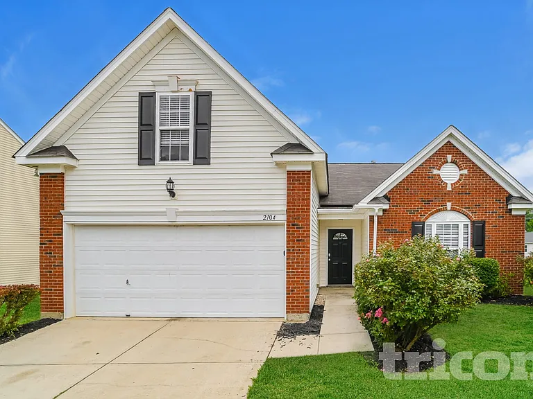 2104 Gold Nugget Dr — Photo 1