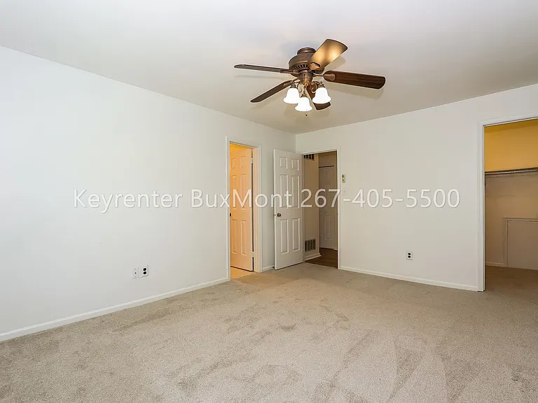 601B Rose Hollow Dr #B — Photo 6