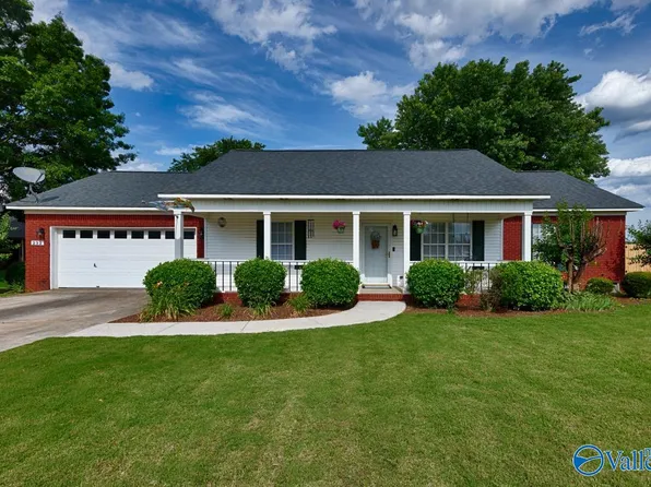 232 Maddux Ct, Huntsville, AL 35811