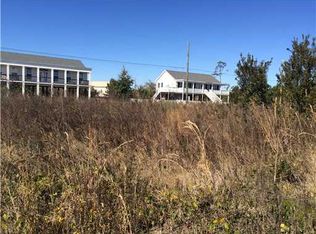 112 Pine St, Waveland, MS 39576