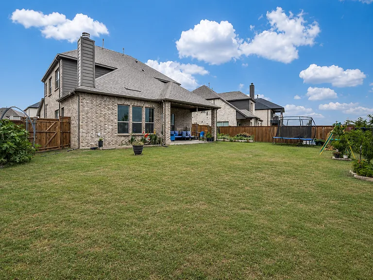 16601 Highland Dr — Photo 25