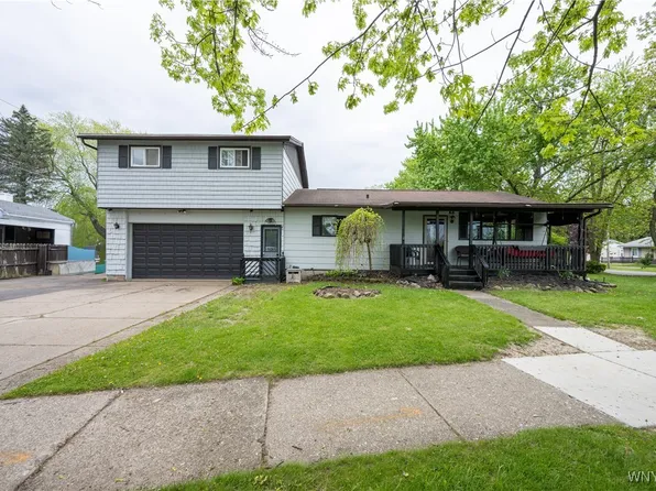 9 Luksin Dr, Tonawanda, NY 14150