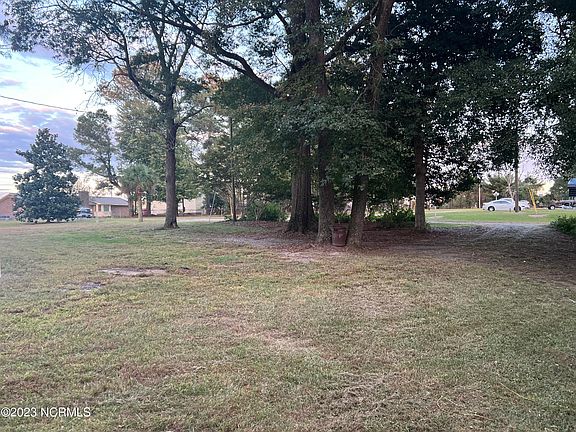 3rd image of 122 Cedar Lake Drive