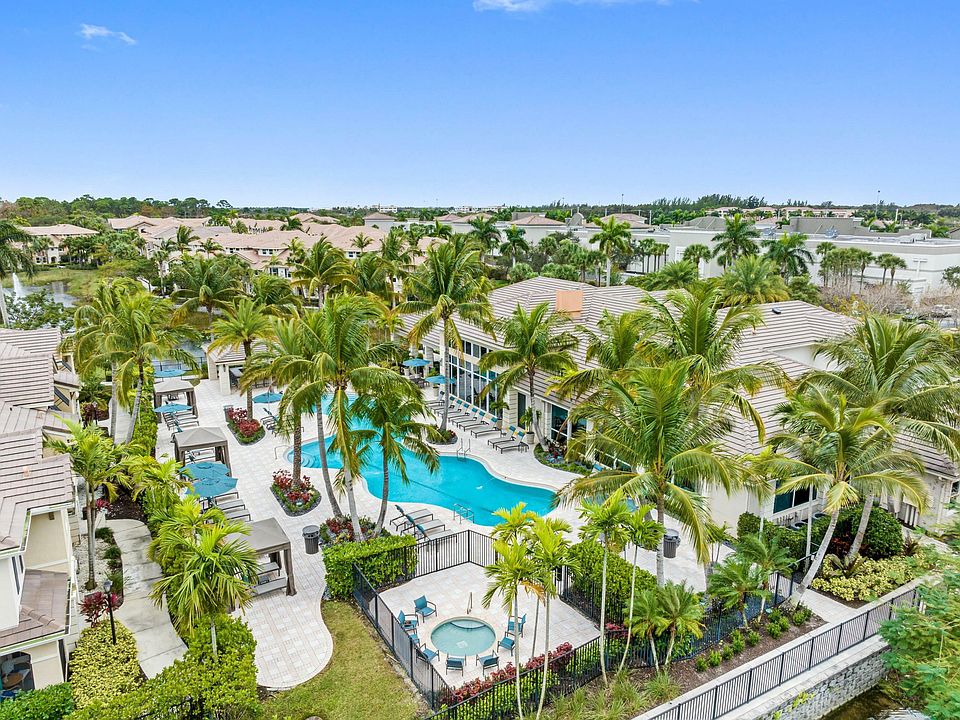 Wellington, FL luxury apartment homes | The Quaye at Wellington Apartment Homes | Townhomes for rent in Wellington, FL