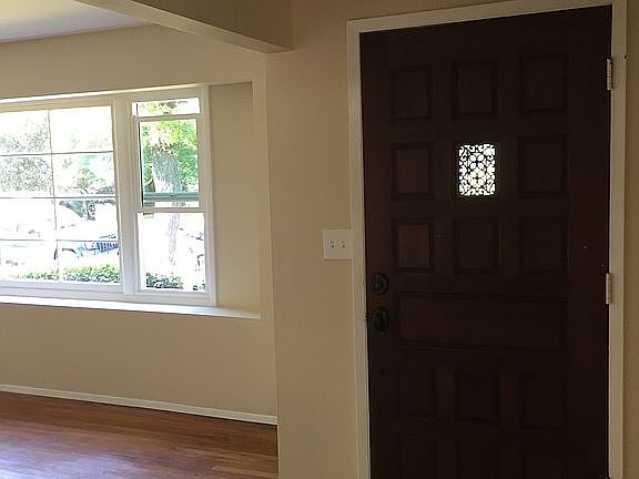 3rd image of 410 El Modena Ave