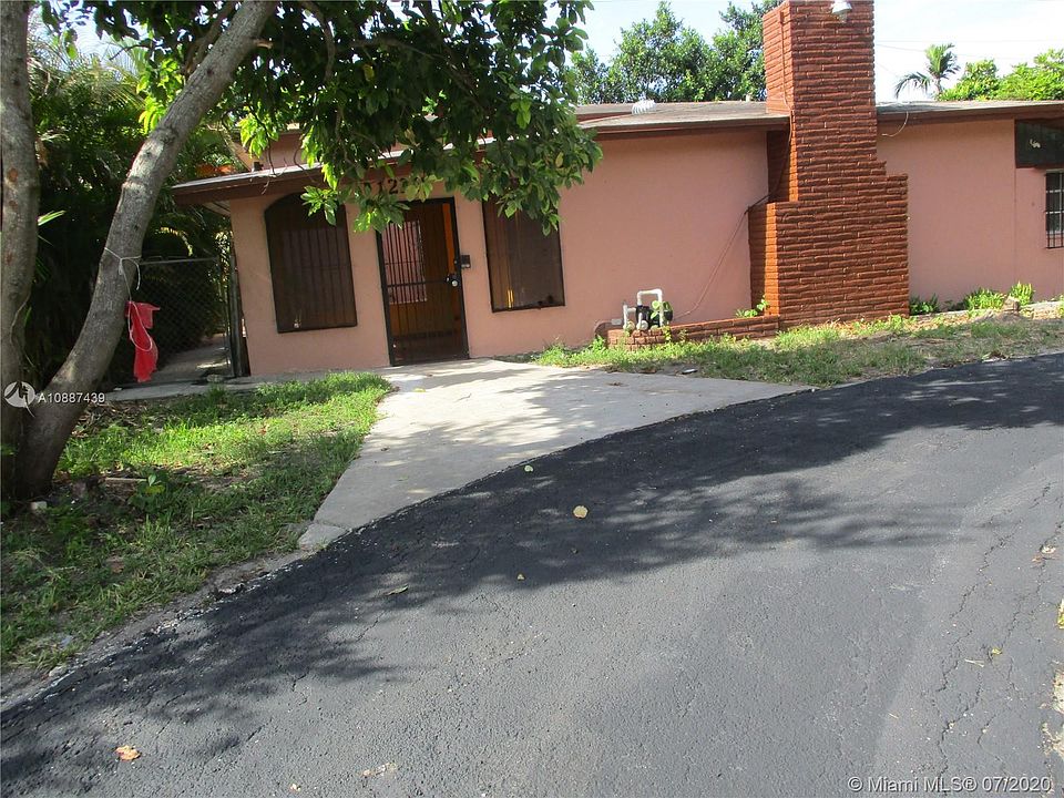 1st image of 1220 NE 200th St