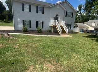 1206 Saint Andrews Dr, Auburn, GA 30011