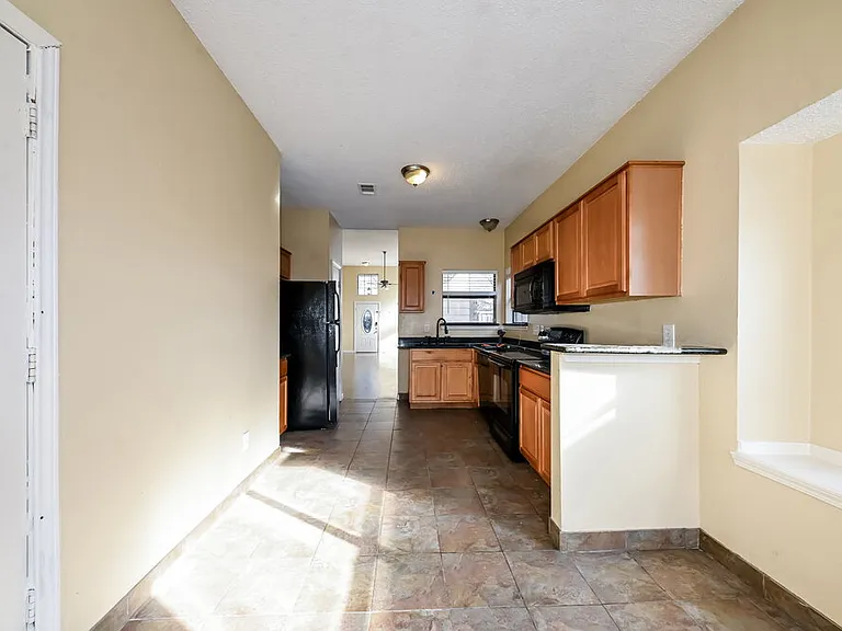 529 Horse Shoe Bnd — Photo 8