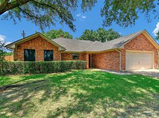101 Forest Creek Dr, Sherman, TX 75092