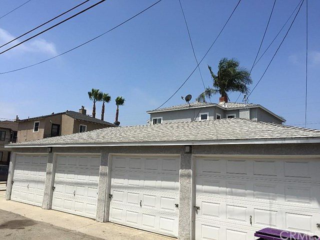 2nd image of 4542 N Lakewood Blvd