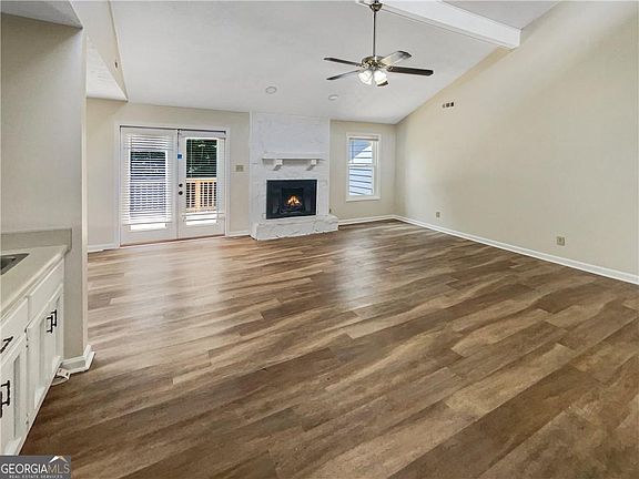 4th image of 8883 Peppertree Dr