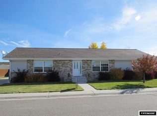 801 Butte Dr, Riverton, WY 82501