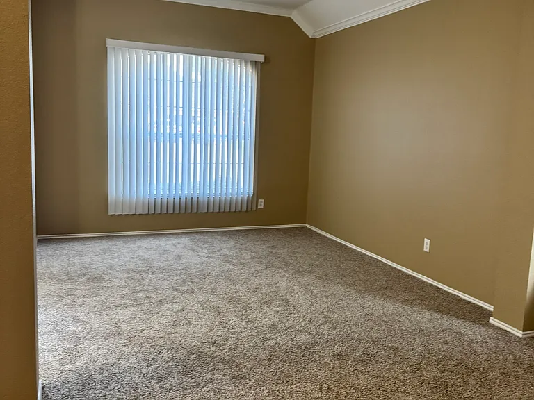 304 Patricia Ln — Photo 21