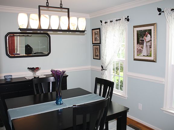 3rd image of 6423 Lark Way