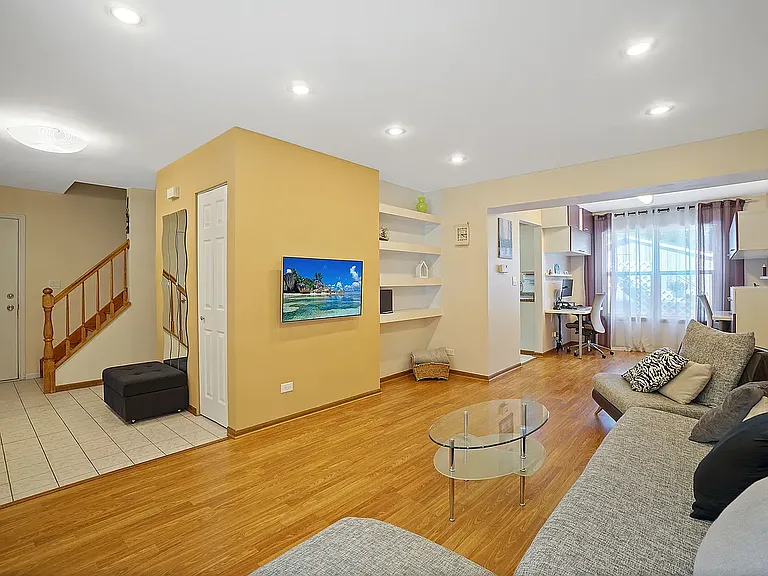 1656 Templeton Ct — Photo 12