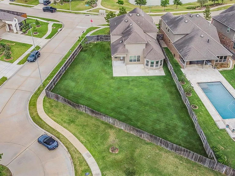 9651 Thimbleweed Dr — Photo 4