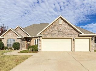2068 Tall Tree Ln, Springdale, AR 72762