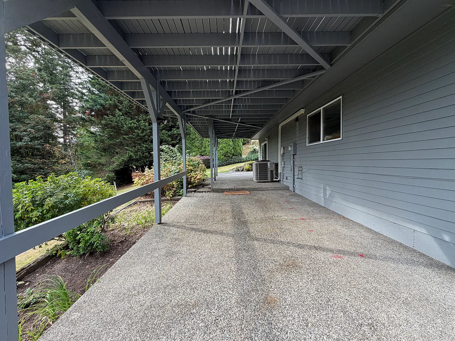 NE 33rd St, Bellevue — Photo 2