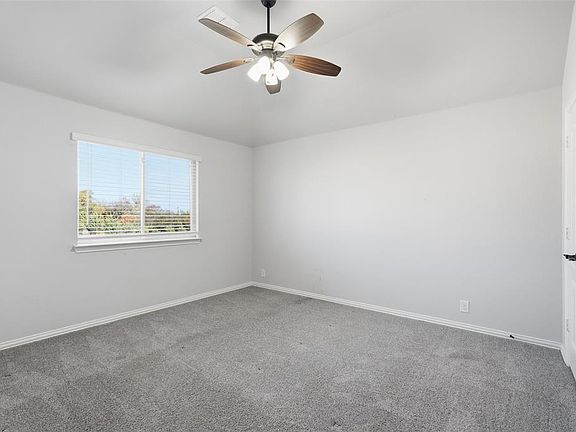 3rd image of 3543 Beaumont Dr #3543