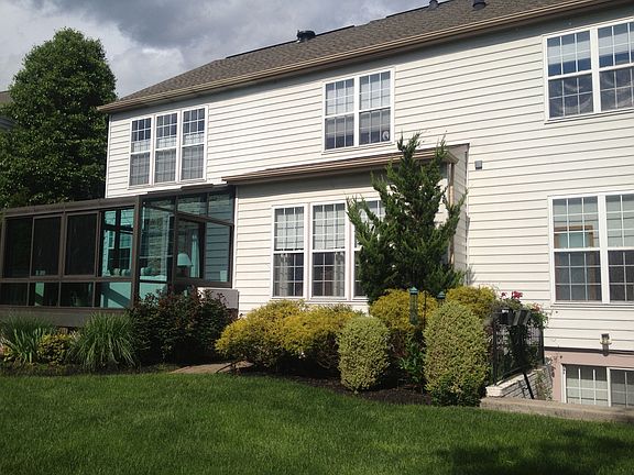 Sunroom, Walk-out Basement