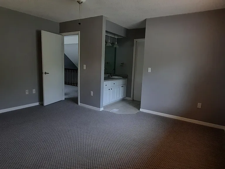 925 Fenton Ln — Photo 15