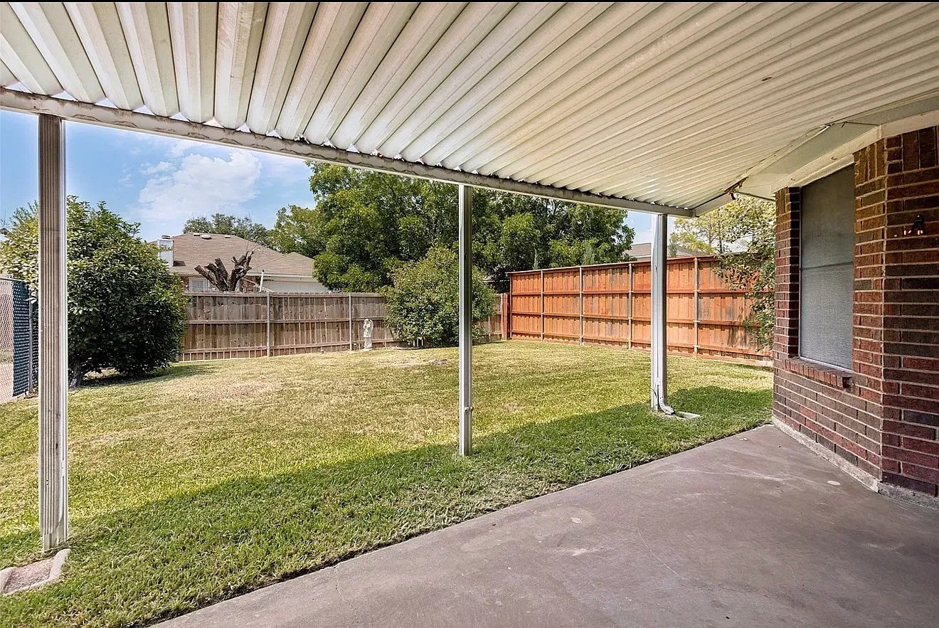 3 bed, 1452 sqft, $2,500 — Photo 3