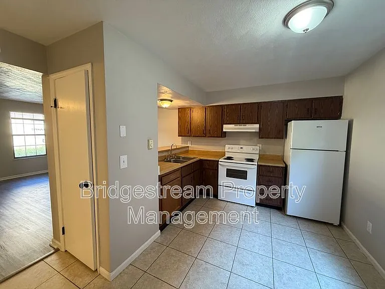 155 Forest St — Photo 4