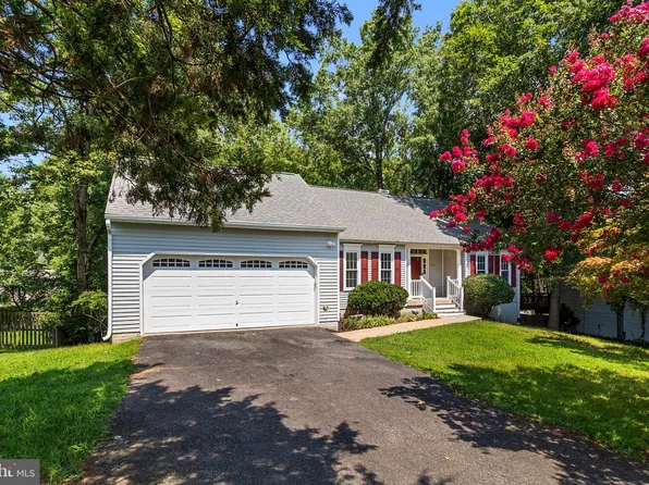 7205 Lord Barton Dr, Fredericksburg, VA 22407