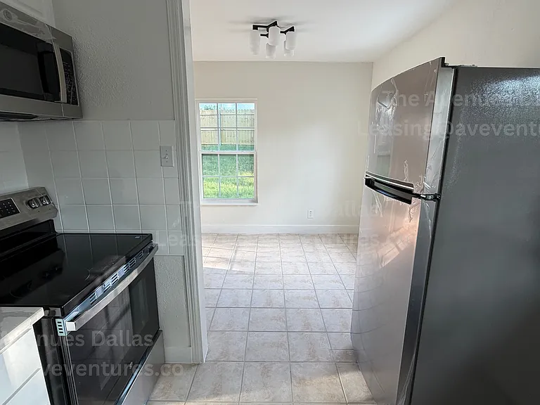 305 N Oak Cliff Blvd #305 — Photo 5