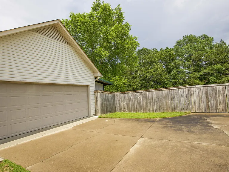 102 Willow Creek Ln — Photo 55