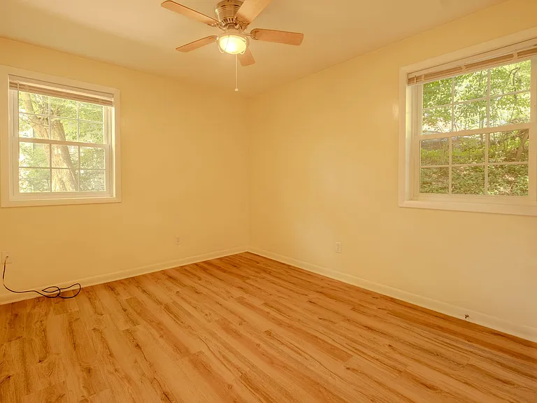 2BR on UGA Bus Route Minutes from UGA & Downtown Athens — Photo 9