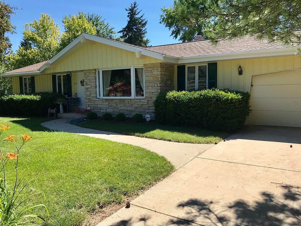 1st image of 9469 N 47th St