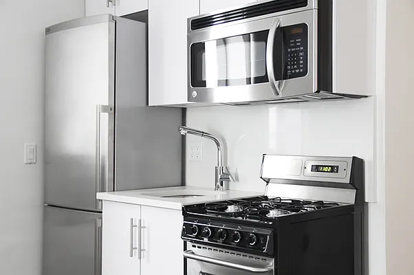 Rented by REAL New York | media 18