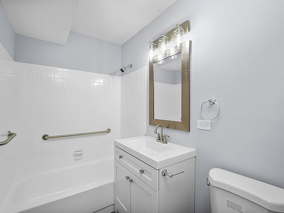 5th image of 1159 Cedar St APT 1B