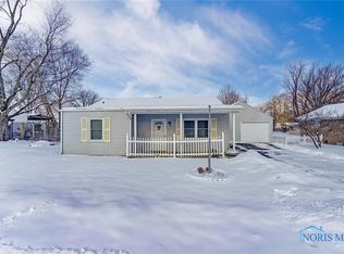 210 E Wallace St, Findlay, OH 45840