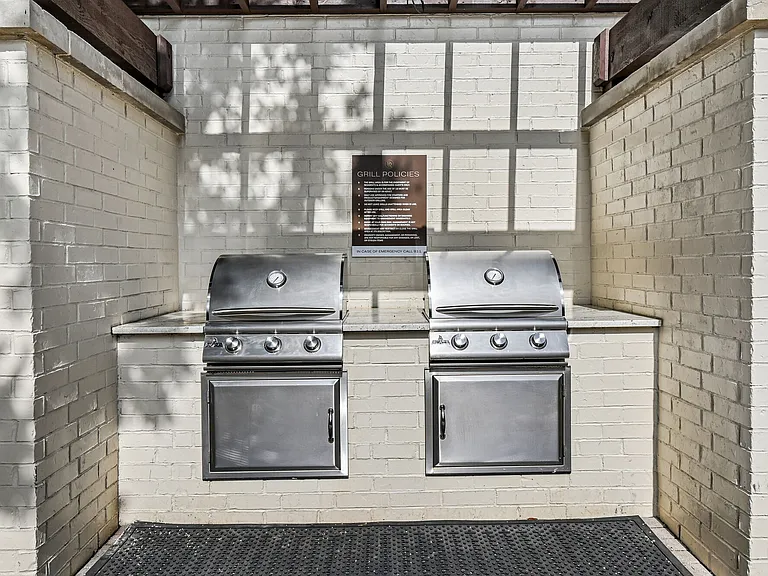Perry Row — Photo 13