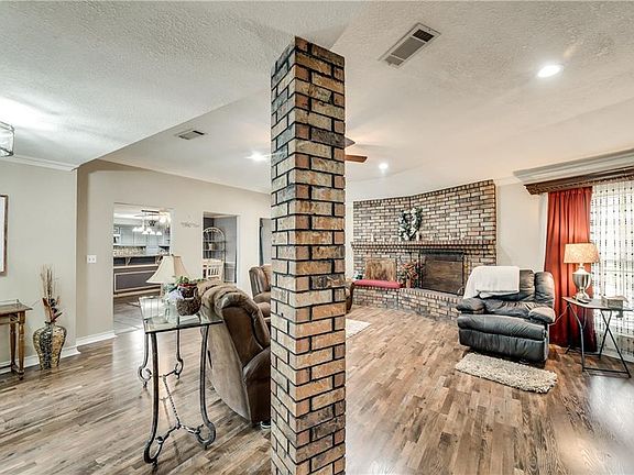 4th image of 117 Shady Lake Ct