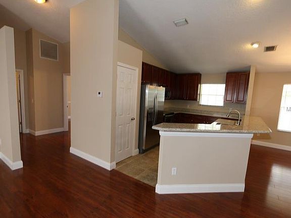 2nd image of 6547 Grosvenor Ln