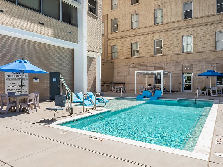 Residences at Delmar Divine — Photo 8