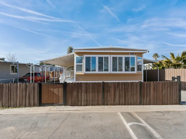 3300 15th St W Space 102, Rosamond, CA 93560