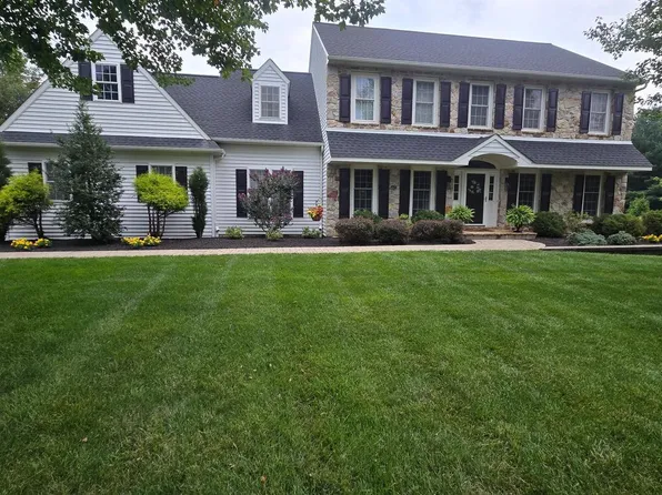 118 Stonegate Dr, Landenberg, PA 19350