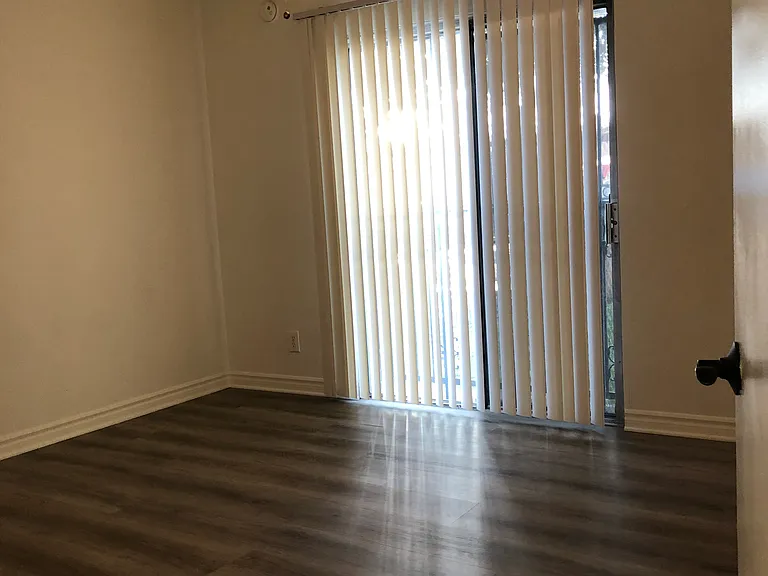 532 N Juanita Ave — Photo 6