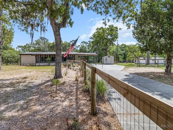 1895 S Iroquois Ave, Homosassa, FL 34448