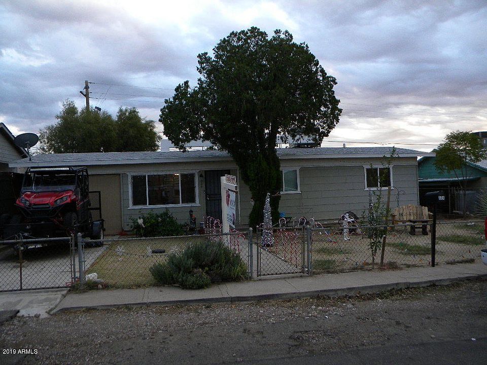 Fenced Yard